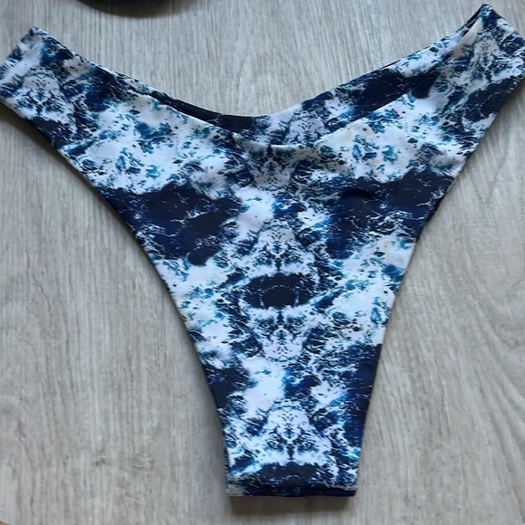 Ocean bikini - Picture 5 of 7